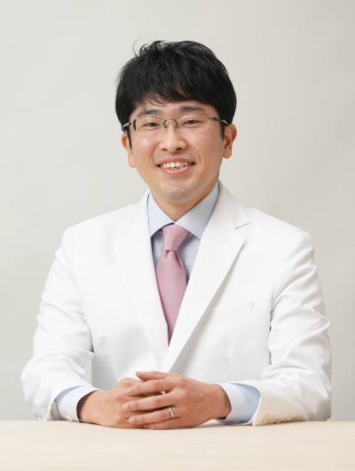院長　牧　俊允